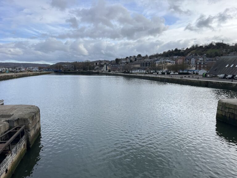 Honfleur : Le bassin de l’Est complètement dépourvu de sécurité.