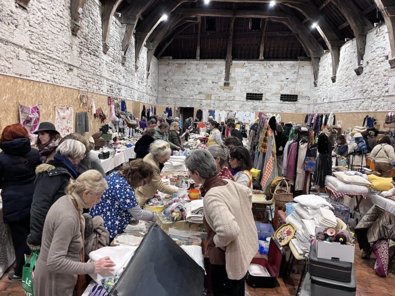 Honfleur : Nouveau succès pour les Puces des couturières