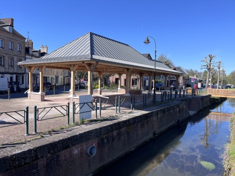 La Rivière Saint-Sauveur : Inauguration de la halle de la Forge…