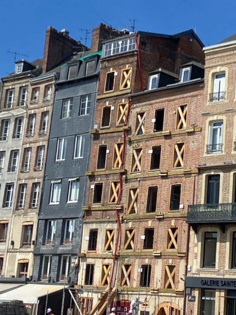 Honfleur : Immeubles en périls, le maire lance une procédure de recouvrement…
