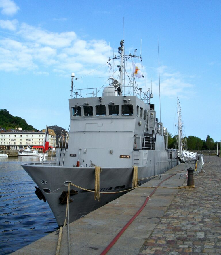 Honfleur : Le Vulcain, navire de la marine Nationale, ne viendra pas pour la fête des marins.