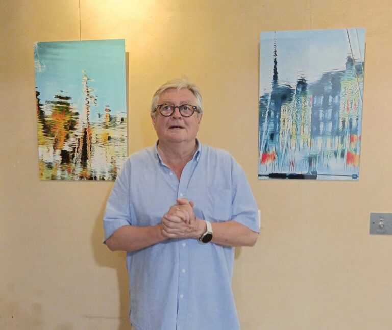 Honfleur : Le photographe Marc Bucker expose dans le hall de l’hôtel de ville.