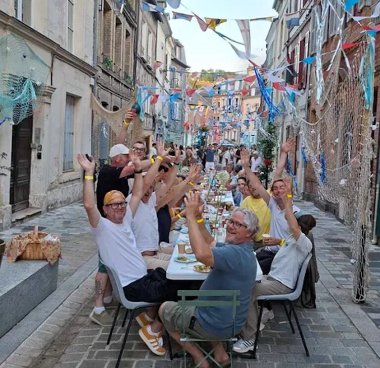 Honfleur : Une fête des voisins très réussie rue de la Chaussée