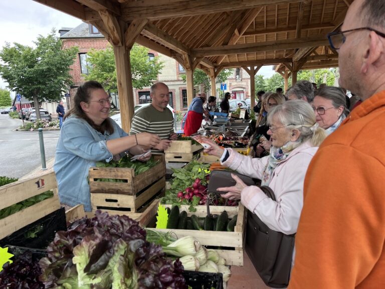 La Rivière-Saint-Sauveur : Une première réussie pour le marché de la Halle de la Forge…