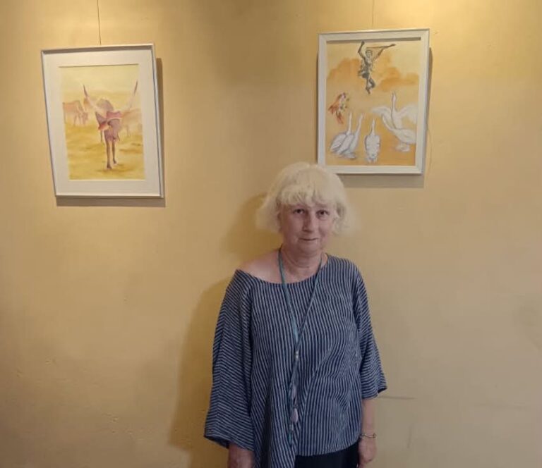 Honfleur : Danièle Badiabo expose dans le hall de l’hôtel de ville…