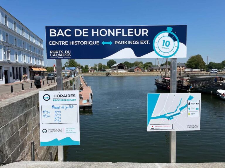 Honfleur : Les pontons pour la navette maritime sont installés…
