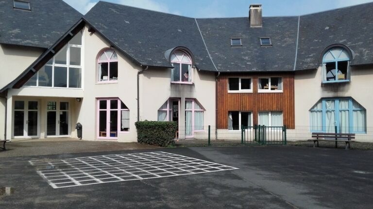 Honfleur : Le projet de végétalisation de la cour Beaulieu interpelle l’opposition municipale…